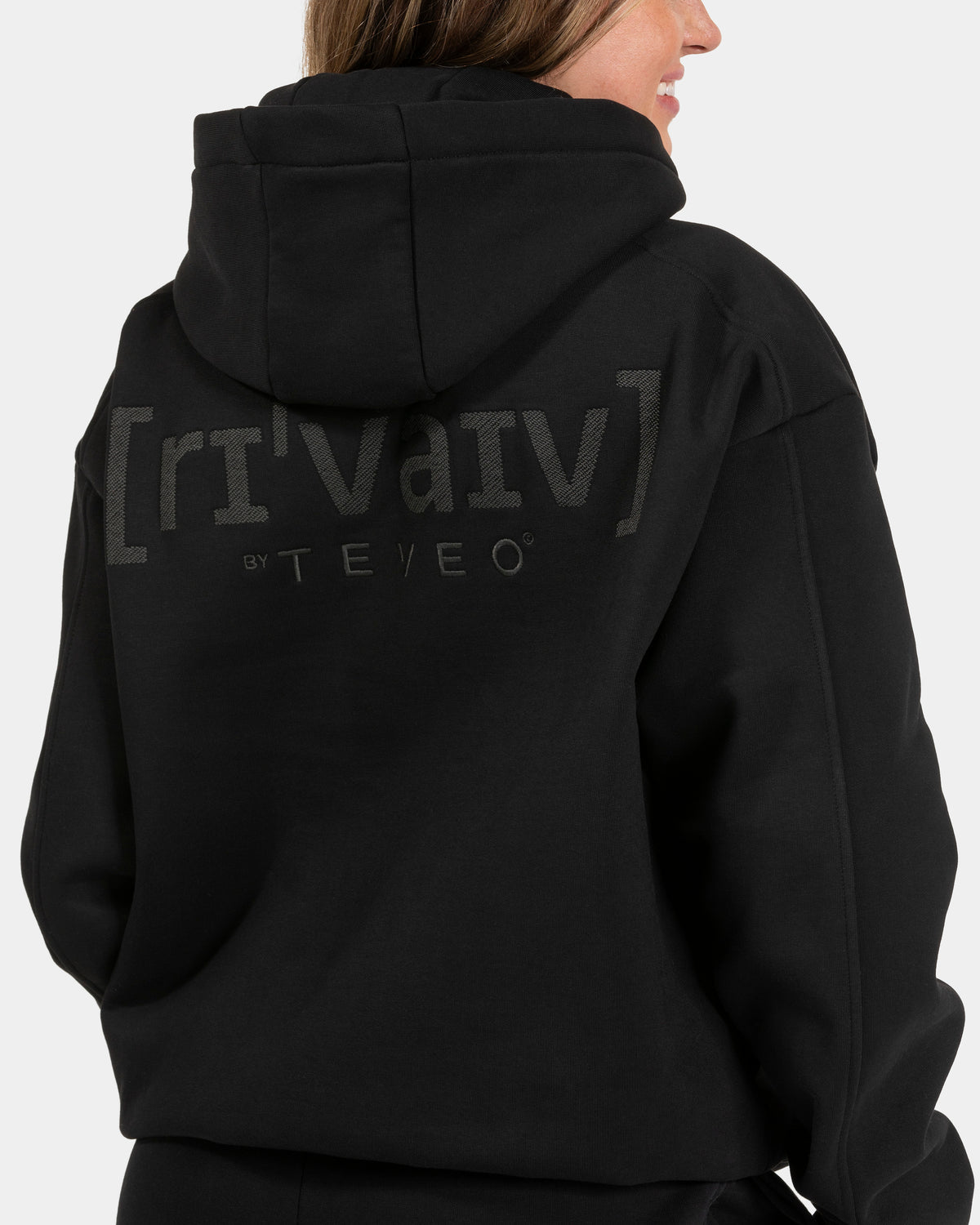 RI’VAIV Oversized Hoodie “Black”