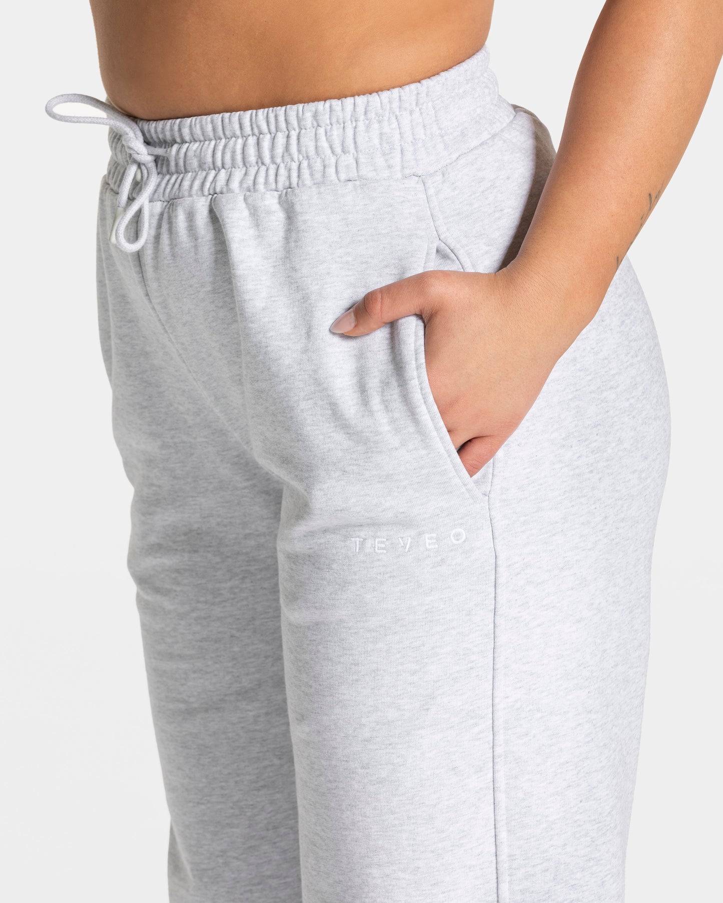 RI’VAIV Straight Leg Joggers ‘Light Grey’