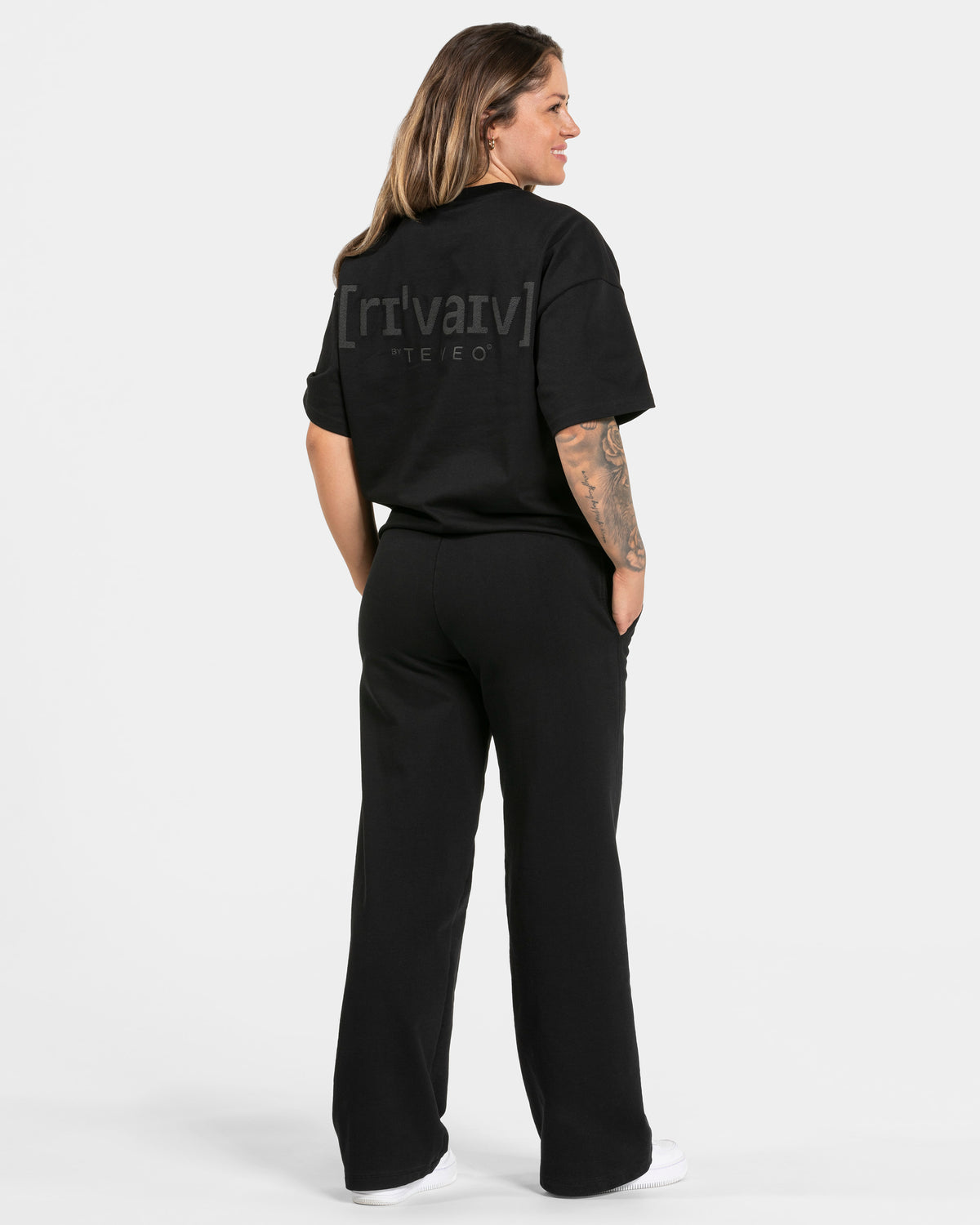 RI’VAIV Oversized T-Shirt “Black”