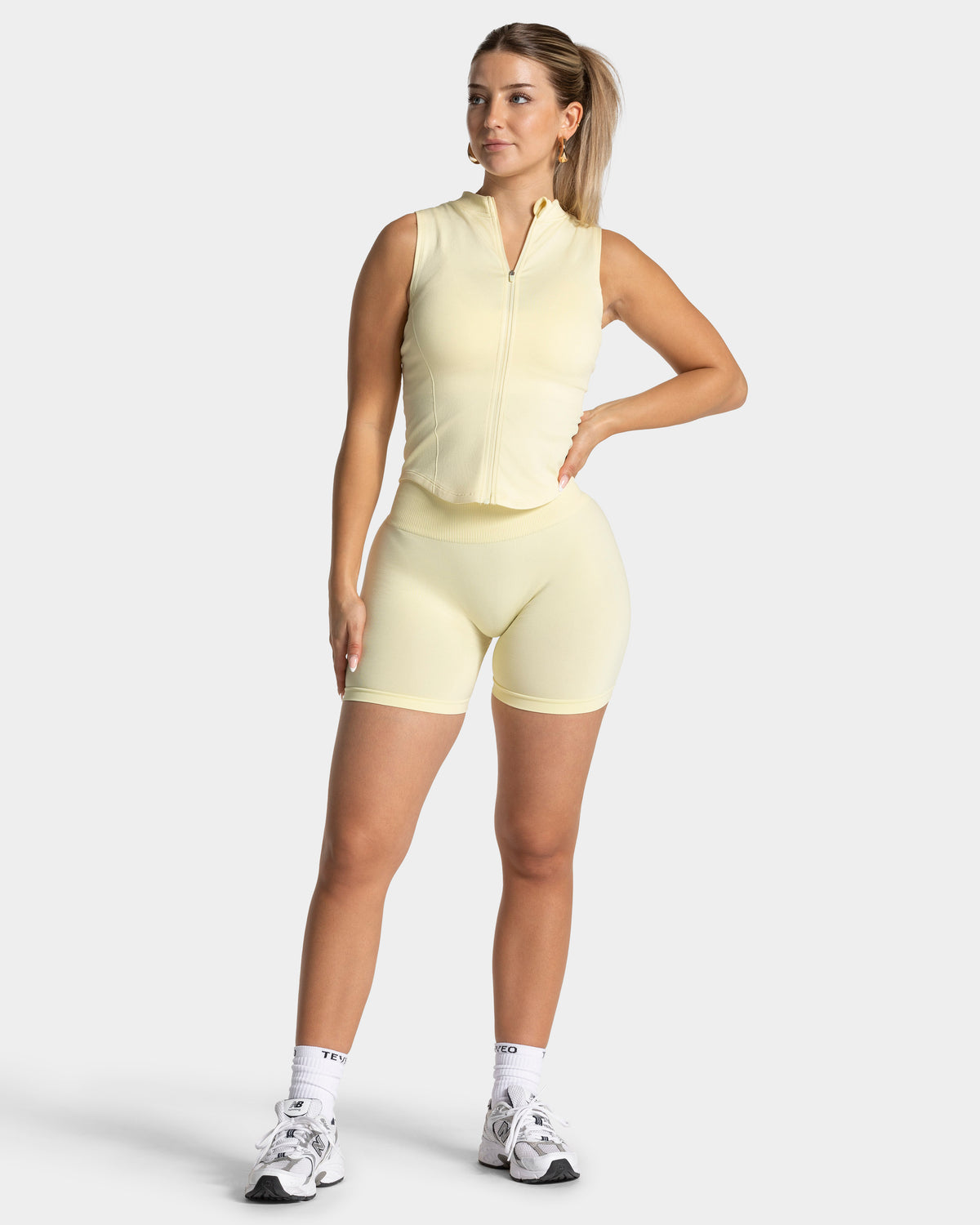 Szorty Timeless Pro Covert Scrunch „Butter yellow”