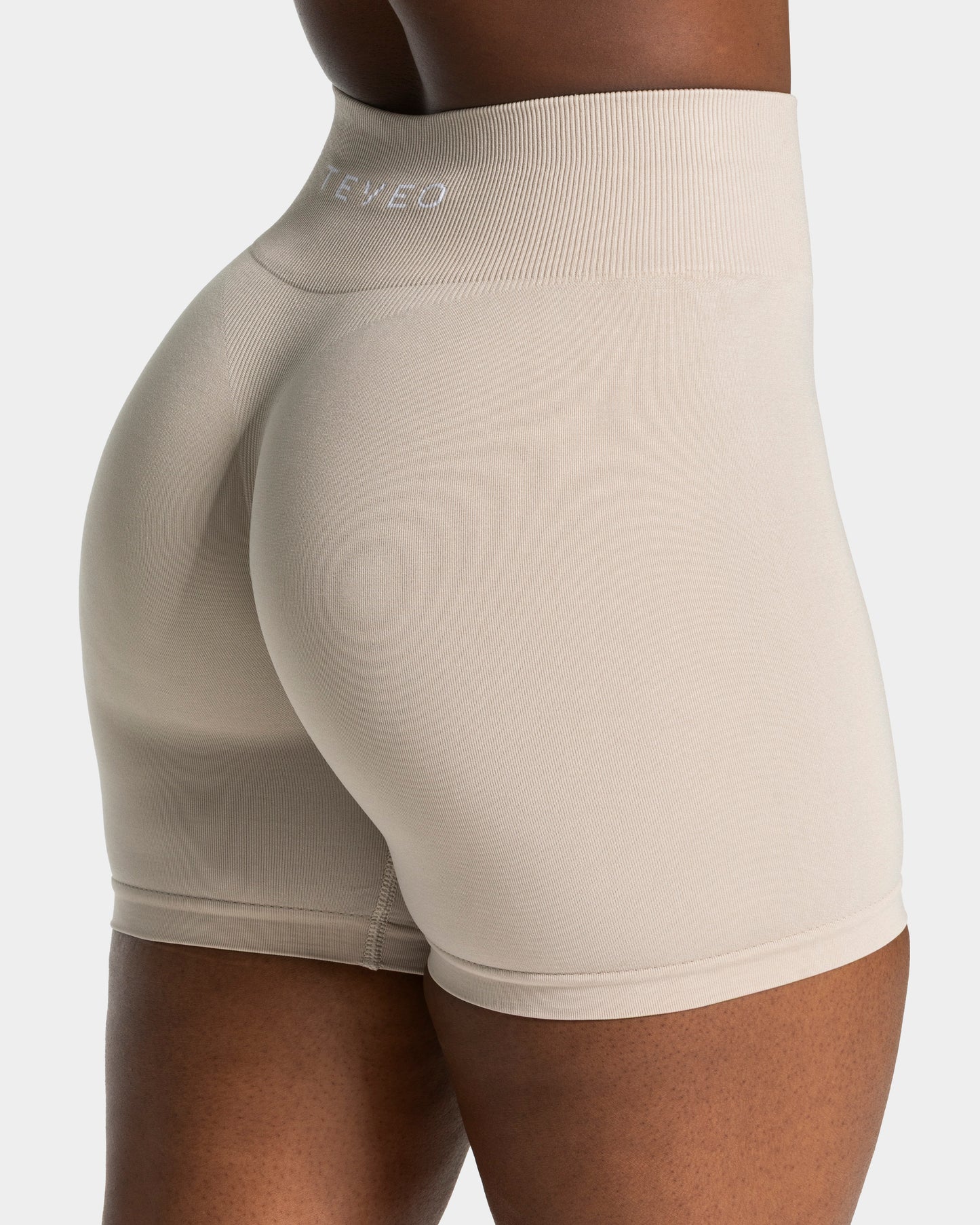 Short Covert Scrunch Timeless Pro « cream »