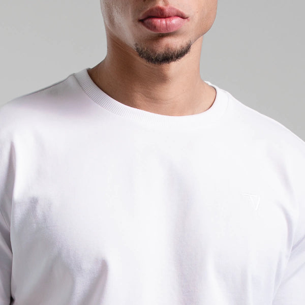 TIP_M_FittedShirt2_Neckline