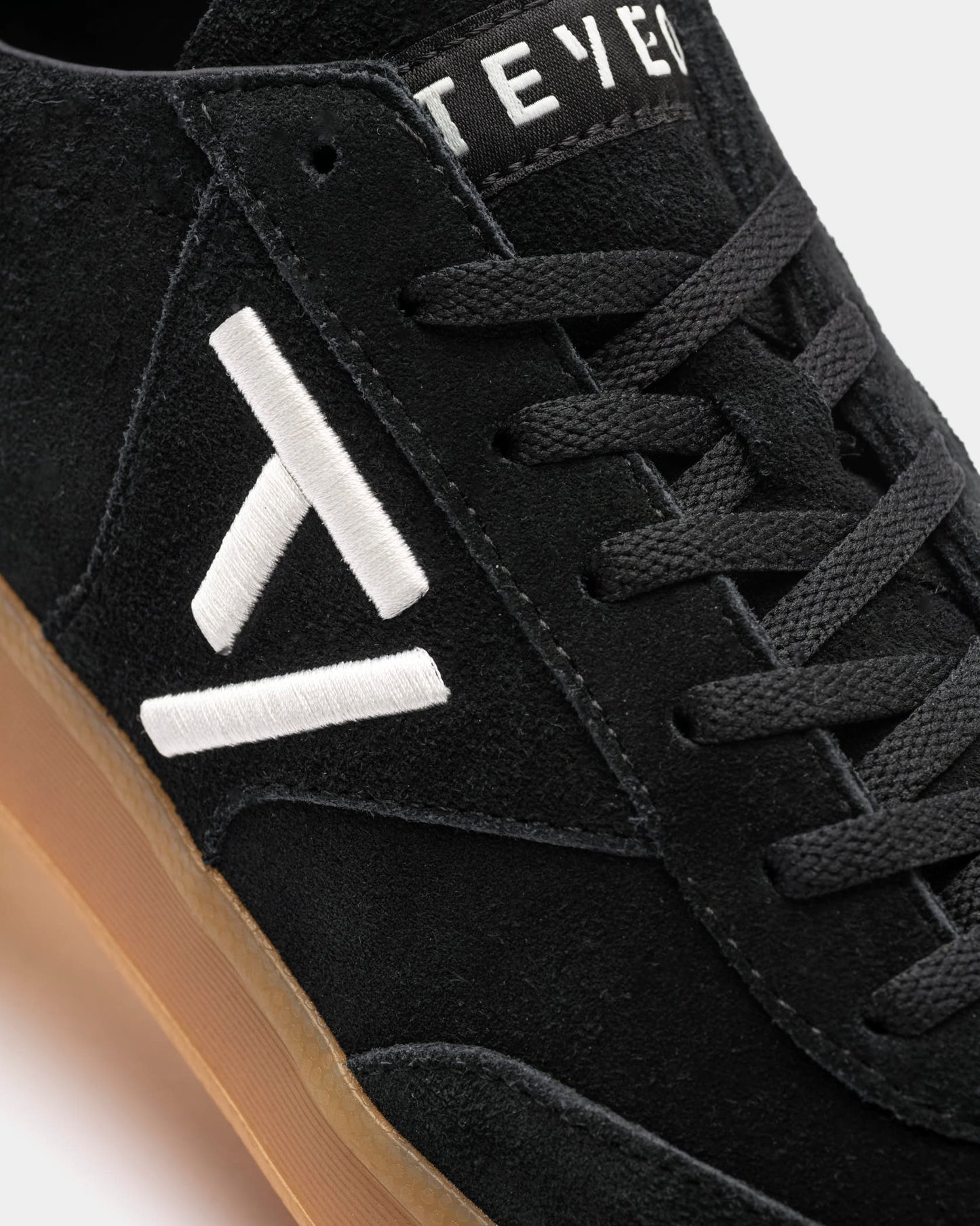 Classic Sneakers Men ‘Black-Off-White’