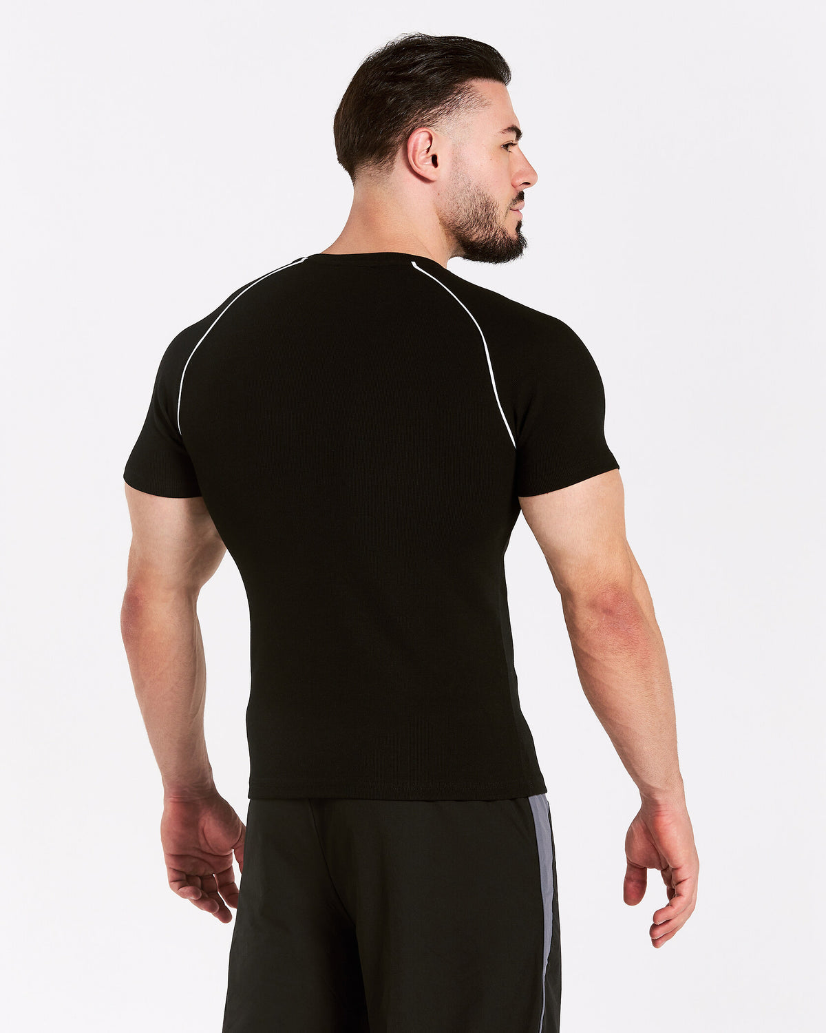 T-Shirt Track Ribbed con profili a contrasto "Nero"
