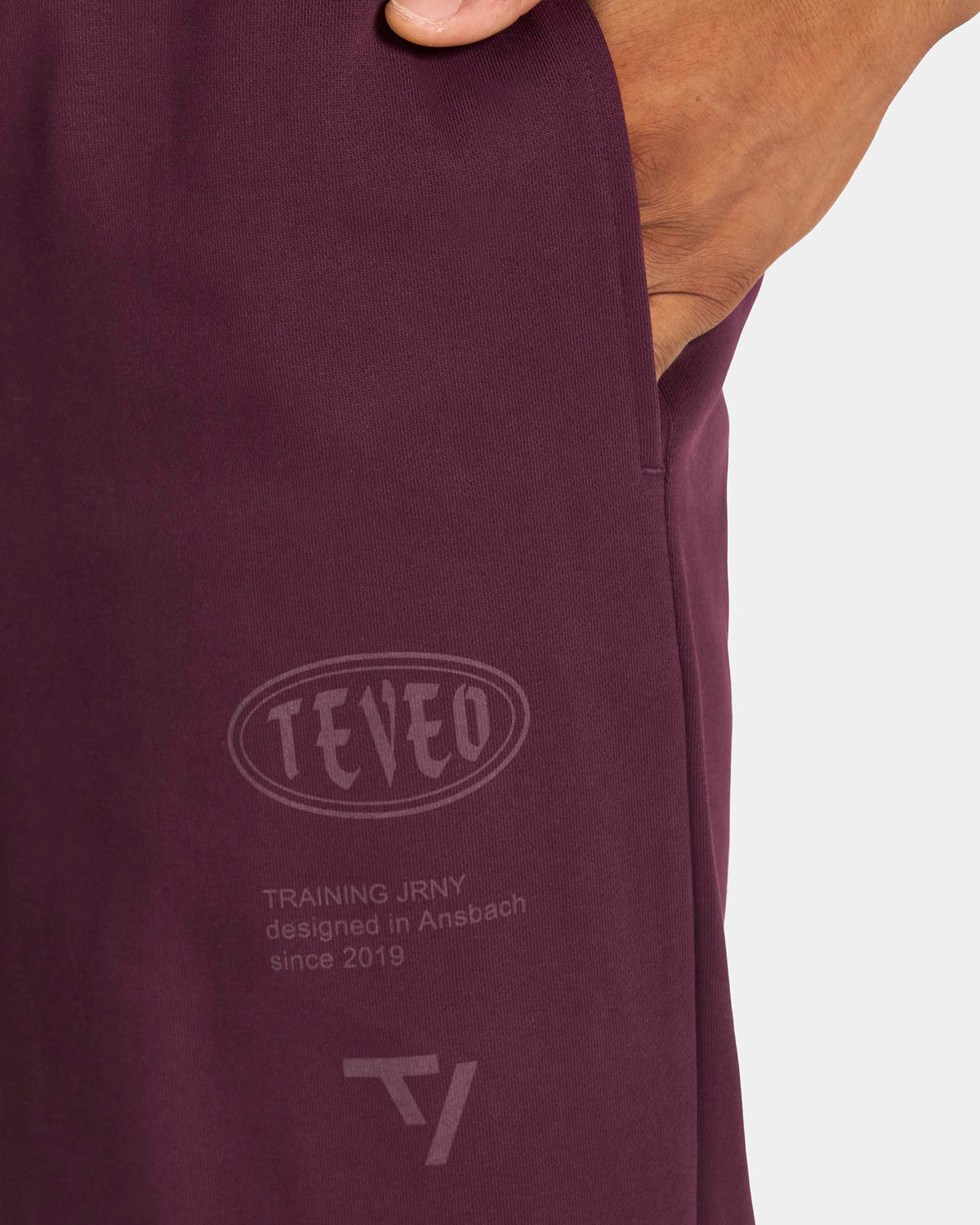 Training Straight Leg Joggers ‘Merlot’