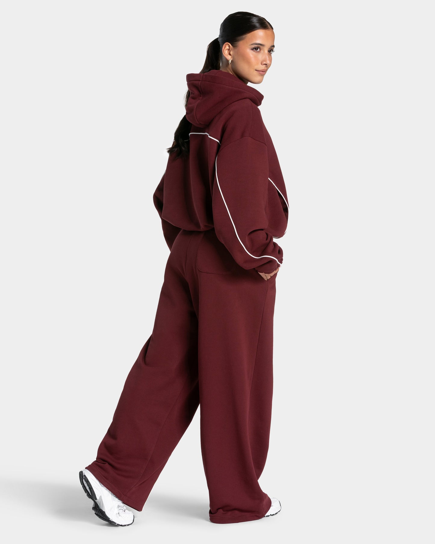 Contrastline Hooded Sweater ‘Burgundy’