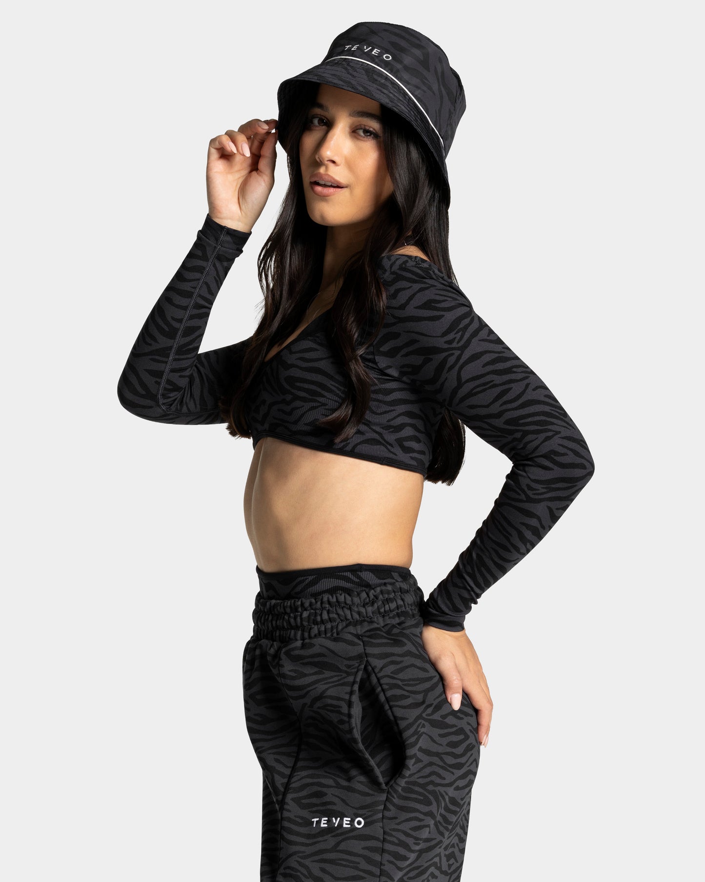Contrastline Bucket Hat ‘Zebra Black’