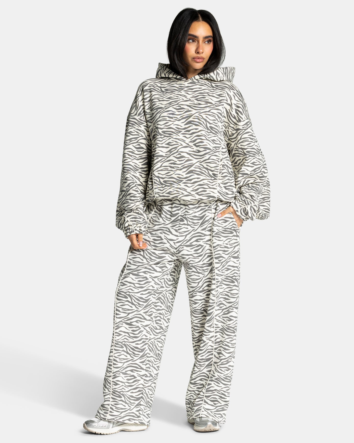 Contrastline Hooded Sweater ‘Zebra Off-White’