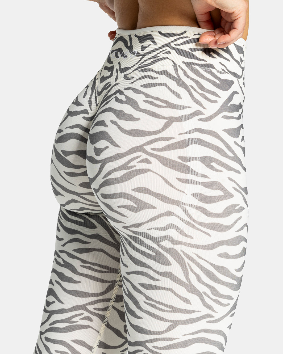 Contrastline Sculpt Scrunch Leggings ‘Zebra Off-White’
