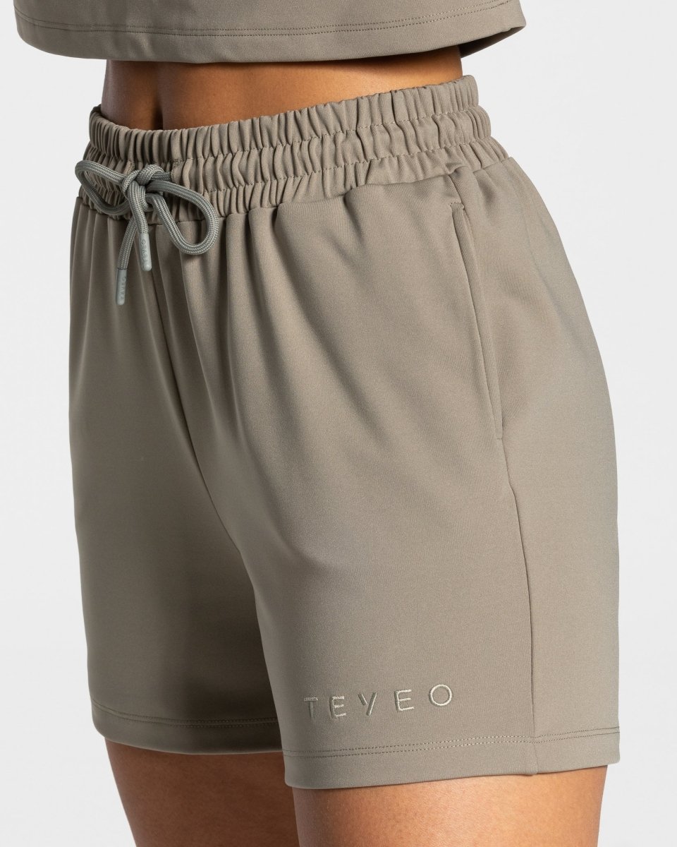 Charming Oversized Short "Khaki" - TEVEO
